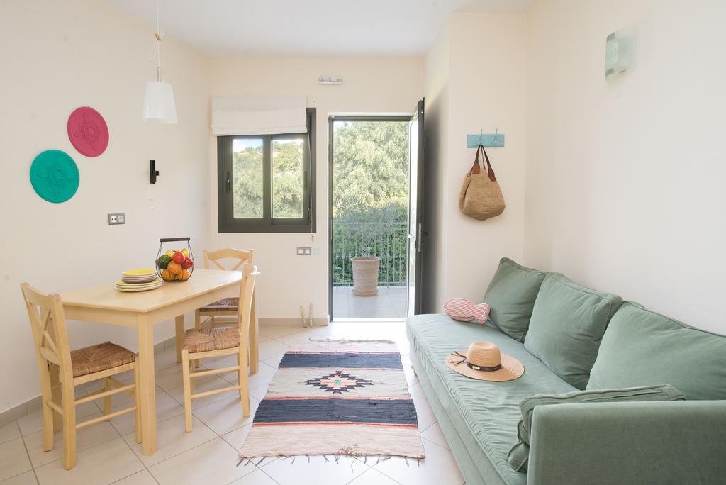 Mylos Apartments 吉亚洛瓦 外观 照片